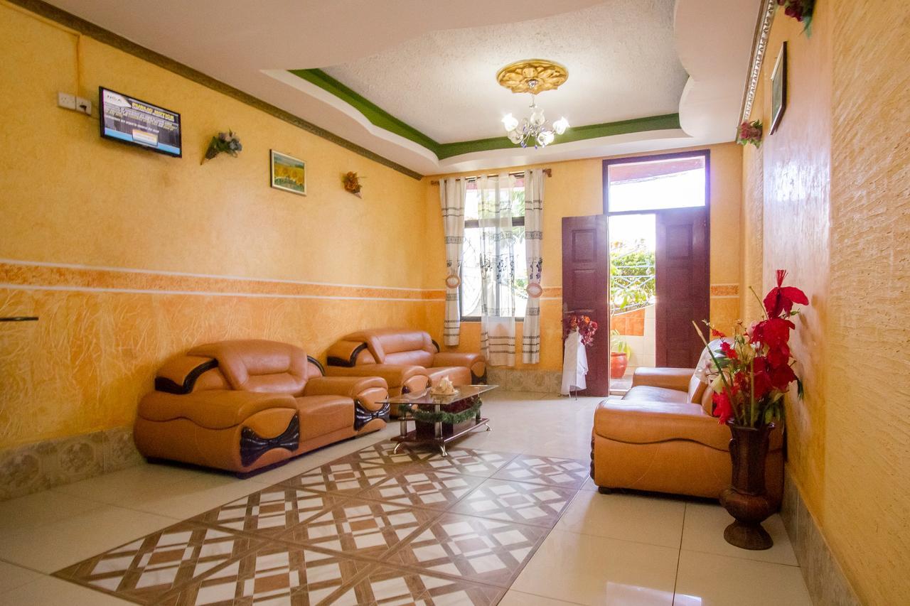 Grande Hotel Isiolo ภายนอก รูปภาพ