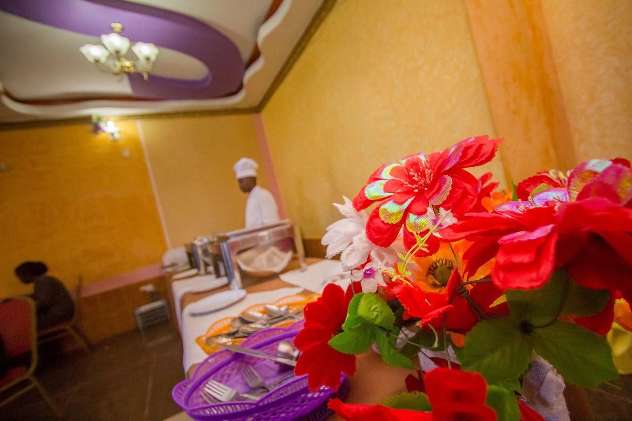 Grande Hotel Isiolo ภายนอก รูปภาพ