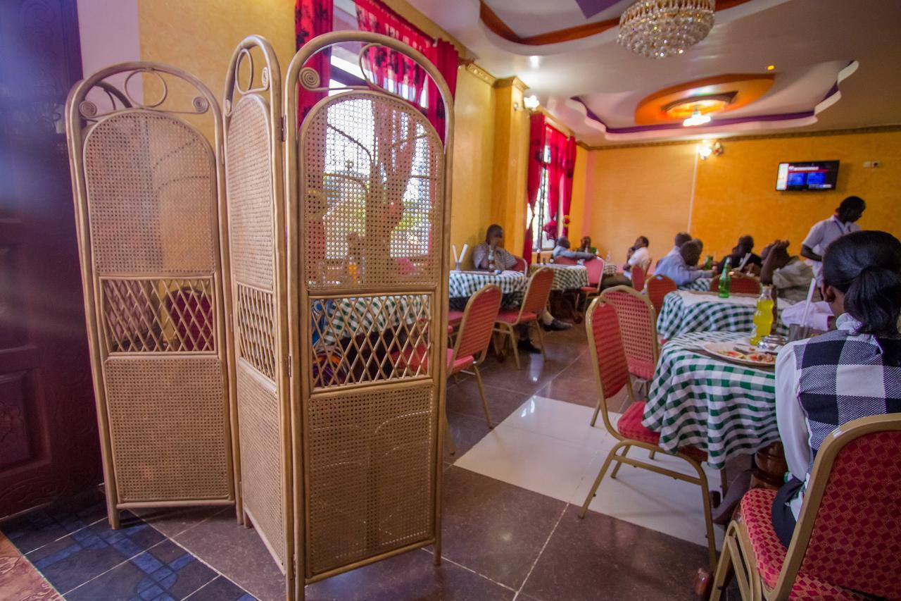 Grande Hotel Isiolo ภายนอก รูปภาพ