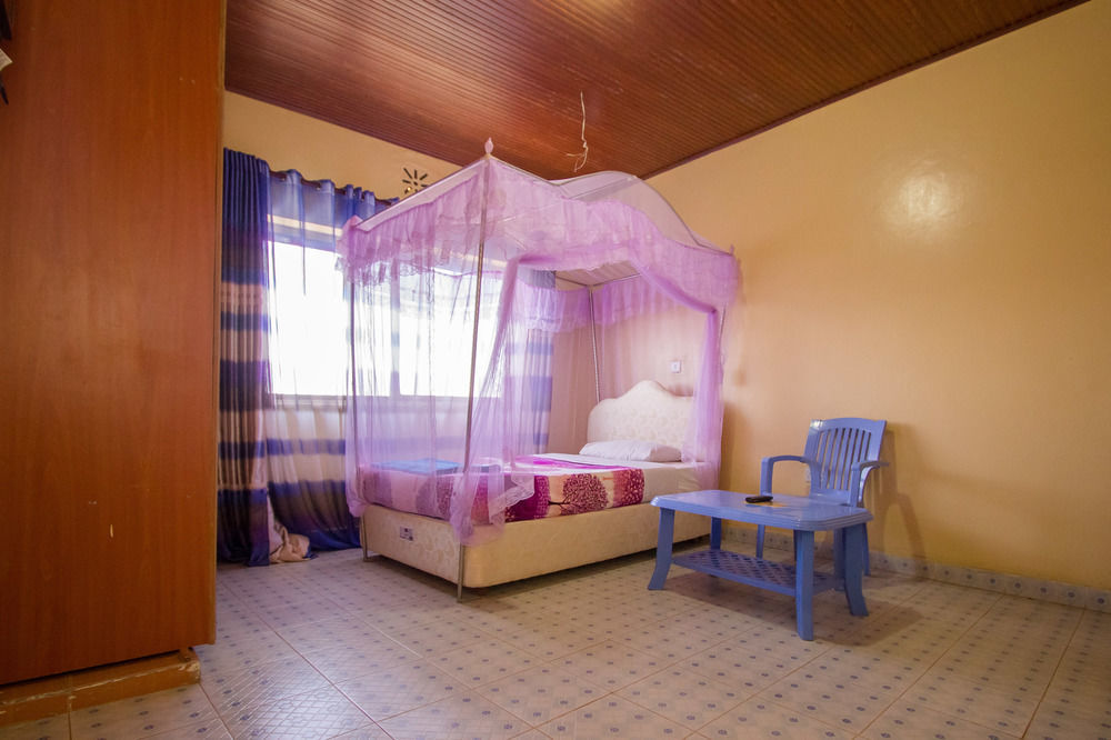 Grande Hotel Isiolo ภายนอก รูปภาพ